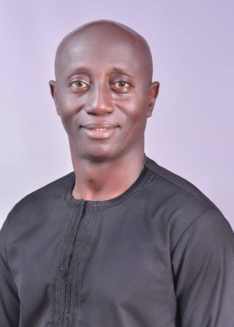 MCE GEORGE KPAKPO ALLOTEY DISTRIBUTES EQUIPMENT AND CASH TO PERSONS WITH DISABILITIES IN ABLEKUMA WEST
