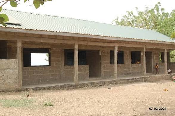 STUDENTS AND TEACHERS EVICTED FROM ASESEWA COMMUNITY A BASIC SCHOOL AMID HEAVY RAIN