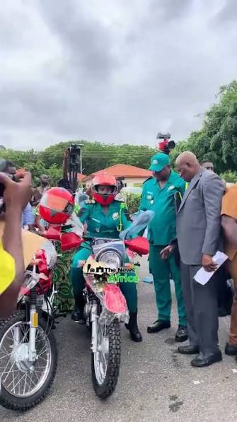 GOVERNMENT PROVIDES OVER 500 MOTORBIKES TO AGRICULTURAL GRADUATES FOR NATIONWIDE SERVICE
